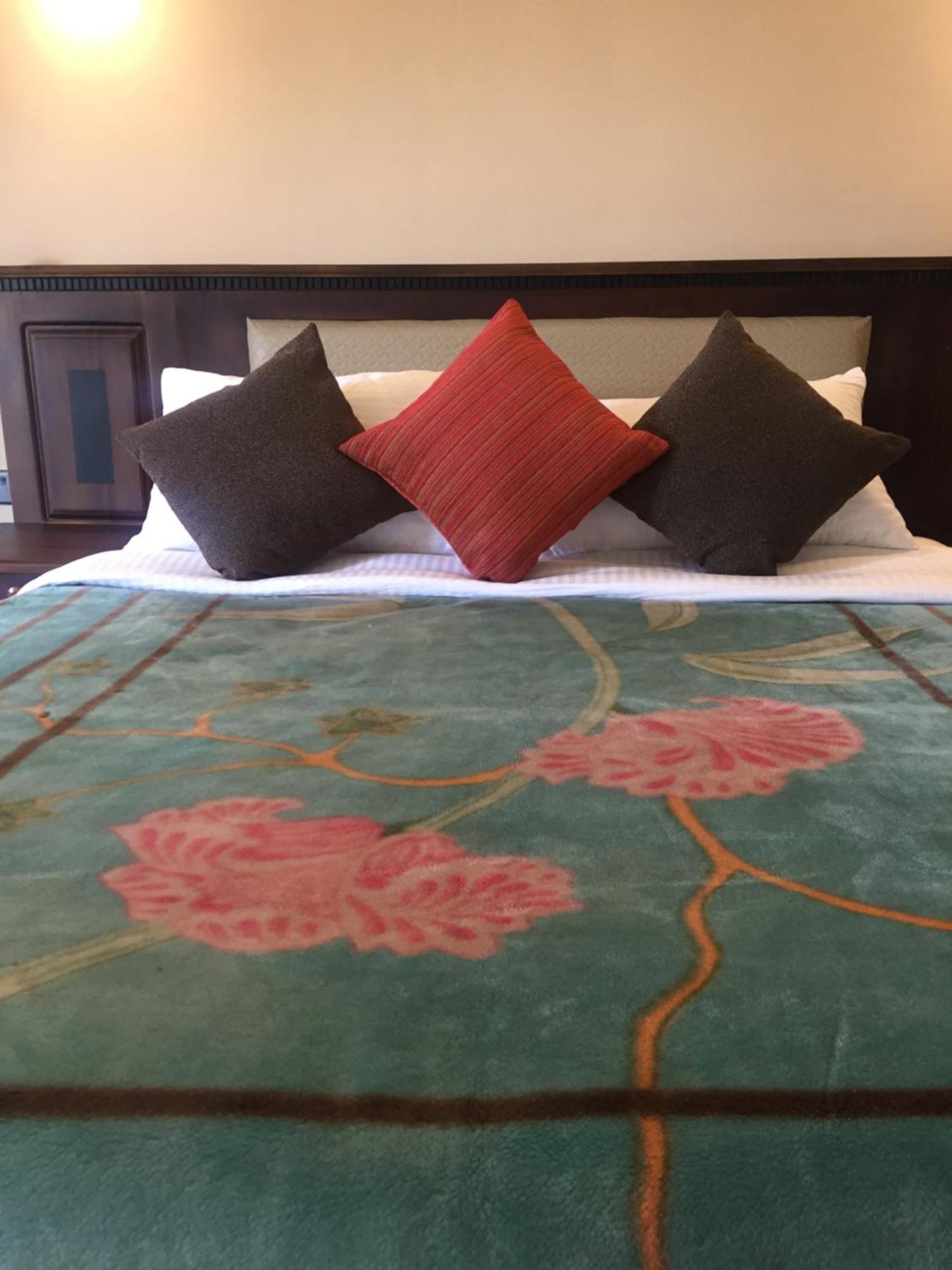 Suriya Guest Hotel Nuwara Eliya Kültér fotó